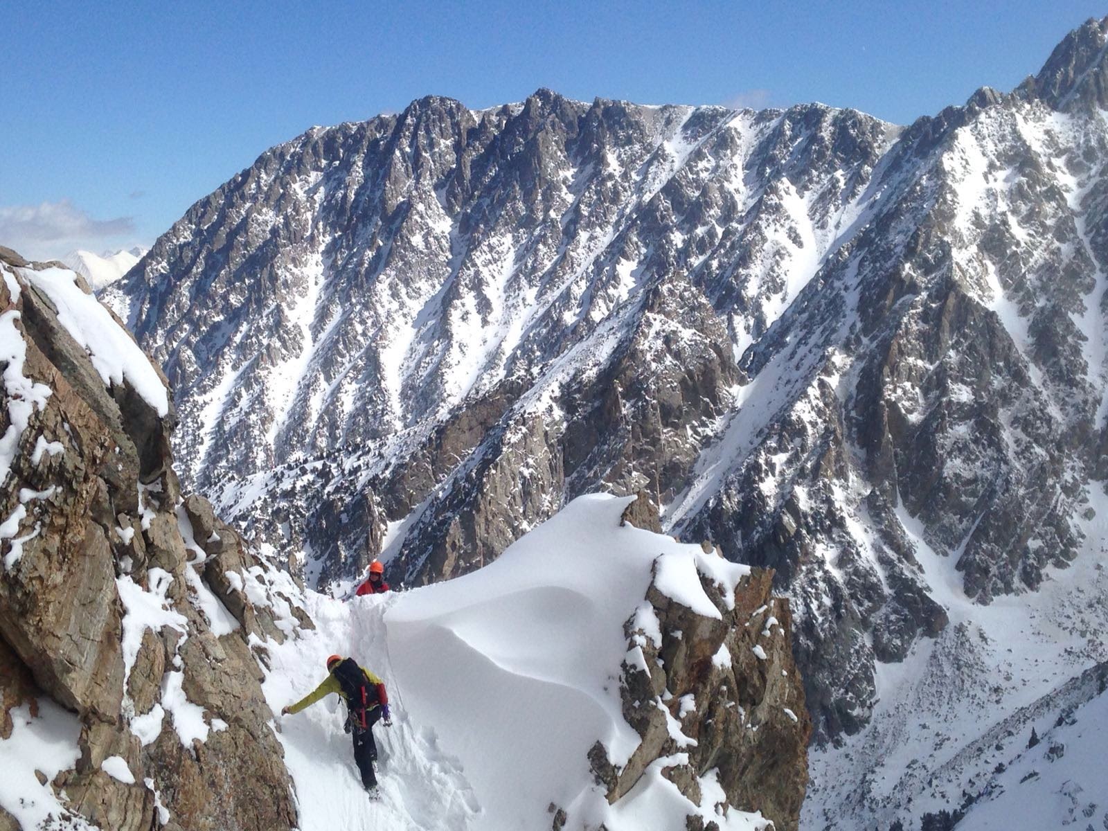 Esquí-alpinismo. Adrenalina, aventura y libertad en la nieve.