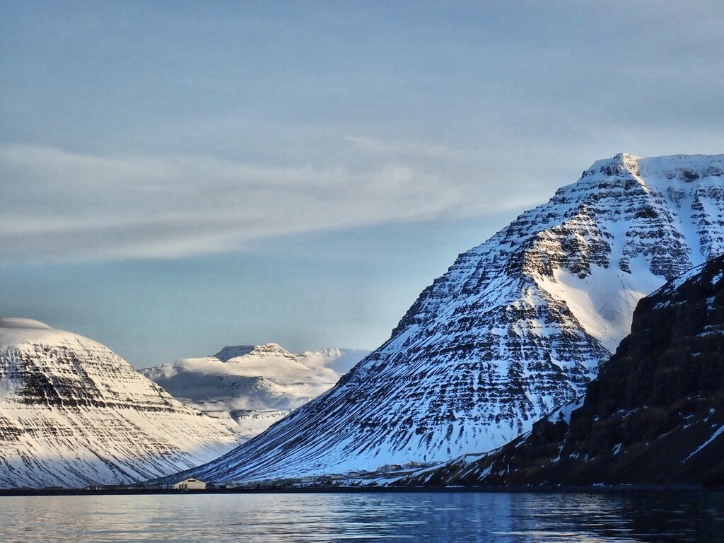 Islandia: descubrir paisajes salvajes navegando en un velero