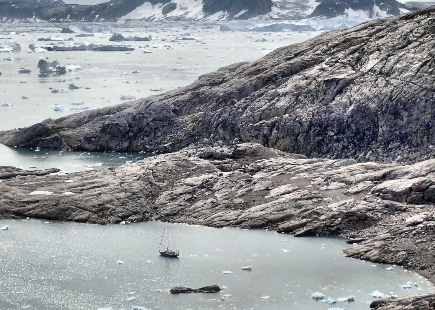 El planeta Groenlandia. Una expedición de alpinismo y escalada en velero.