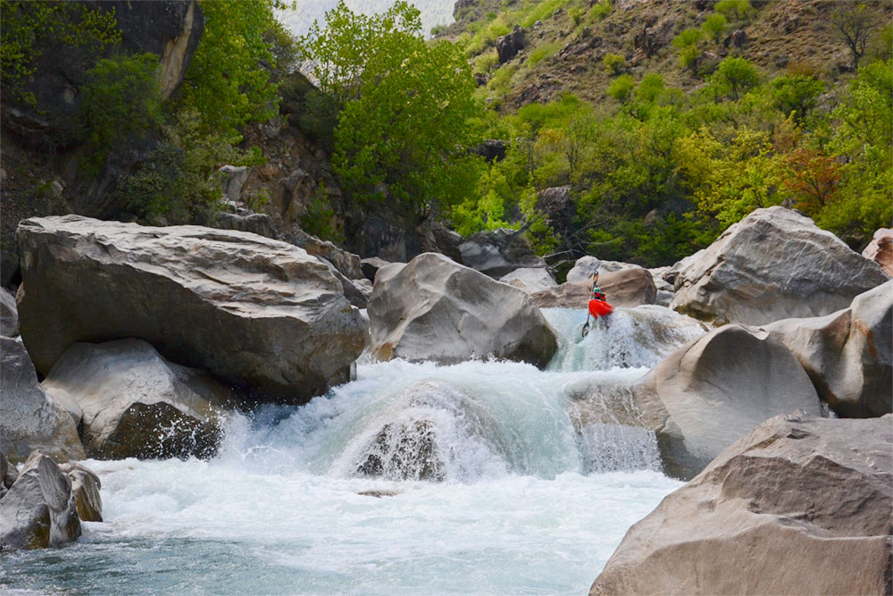 Primer descenso íntegro del río Karnali, en Nepal, por Mikel Sarasola