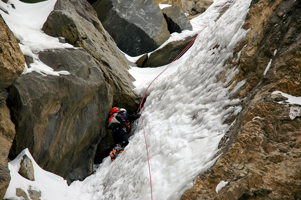 Cinco corredores clásicos del Pirineo que escalar antes de que desaparezcan